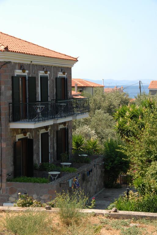 Adonis Otel Mithimna